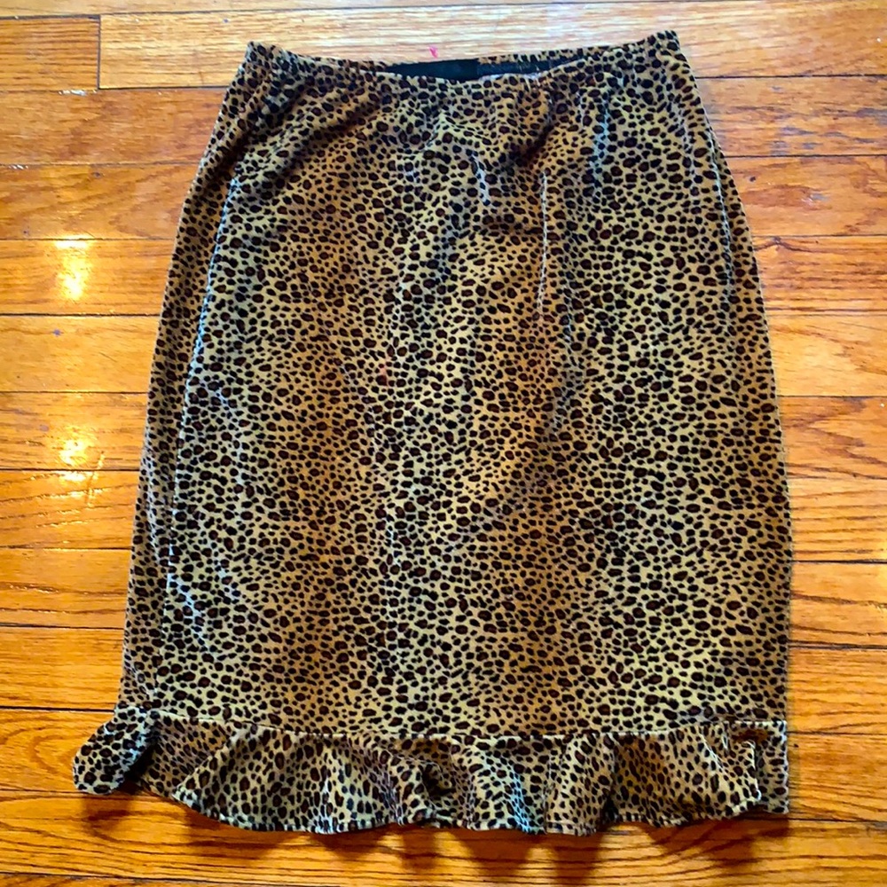Leopard Print Stretchy Juniors Skirt. Mid length.